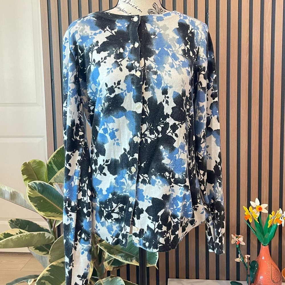 East 5th Floral Cardigan Sweater Womens Large Blue Black White Flowers‎